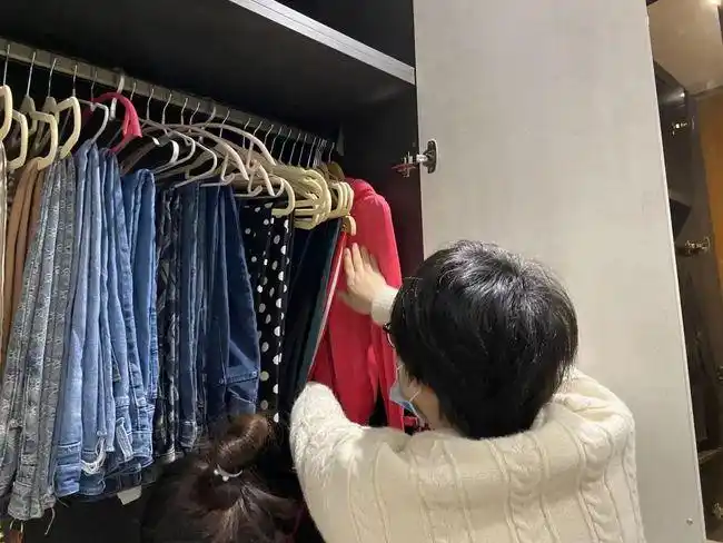 整理收纳衣物月入过万 张家港一女白领辞去国企工作从事家政