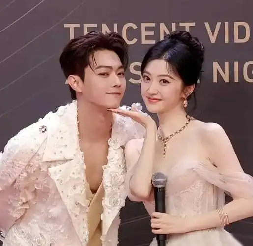 星光大赏出场如"结婚现场",王子奇王玉雯,许凯景甜等,磕疯了