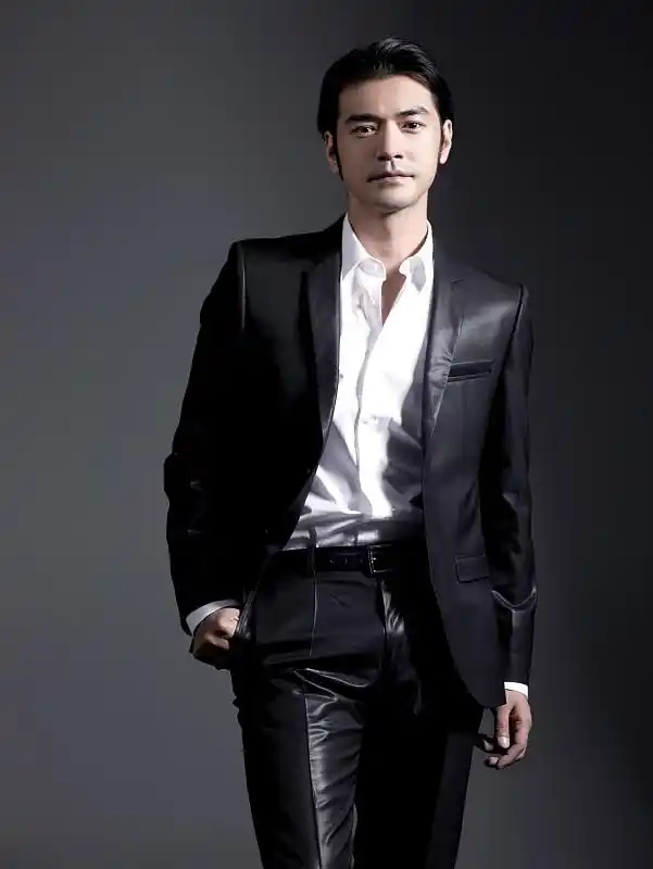 金城武的名字就像是一个坐标一样,几乎没有人不知道他的名字,很多迷妹