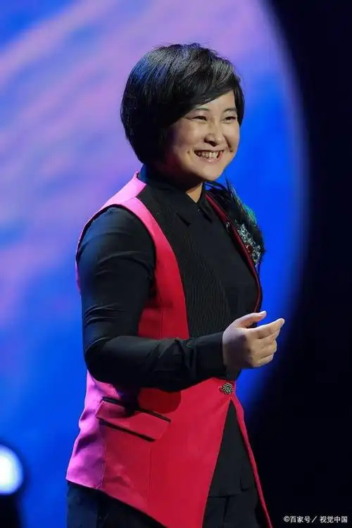 百度秋冬打卡挑战赛#网传贾玲和圈内某位小鲜肉领了结婚证,此消息一