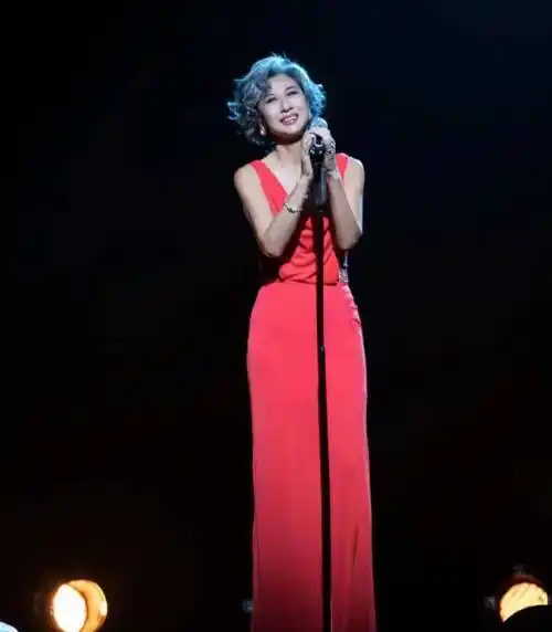 叶倩文,有人说她是知名度最低,也是最不重名利的乐坛天后