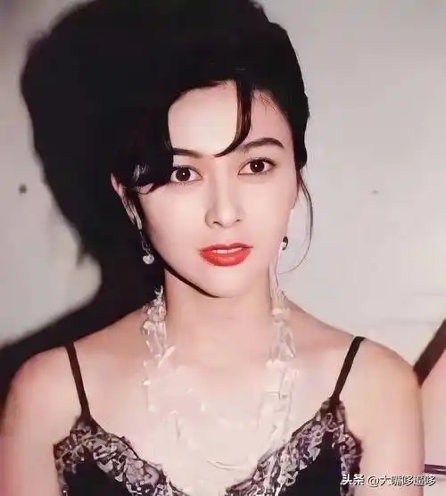 关之琳年轻时绝世容颜合集:张张惊艳,值得珍藏_明星_角色_评论