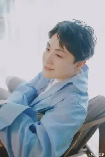 我来交作业啦cv顾辰欠了得有730天的九宫格,终于凑齐了.