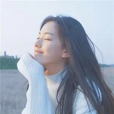 2021女生唯美有意境长发头像用黑色颓废掩饰自己的无助