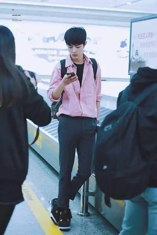 明星私服穿搭式第一期肖战私服穿搭