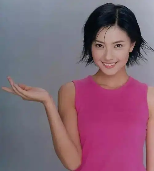 43岁国民女神高圆圆素颜曝光婚后9年不化妆零修图