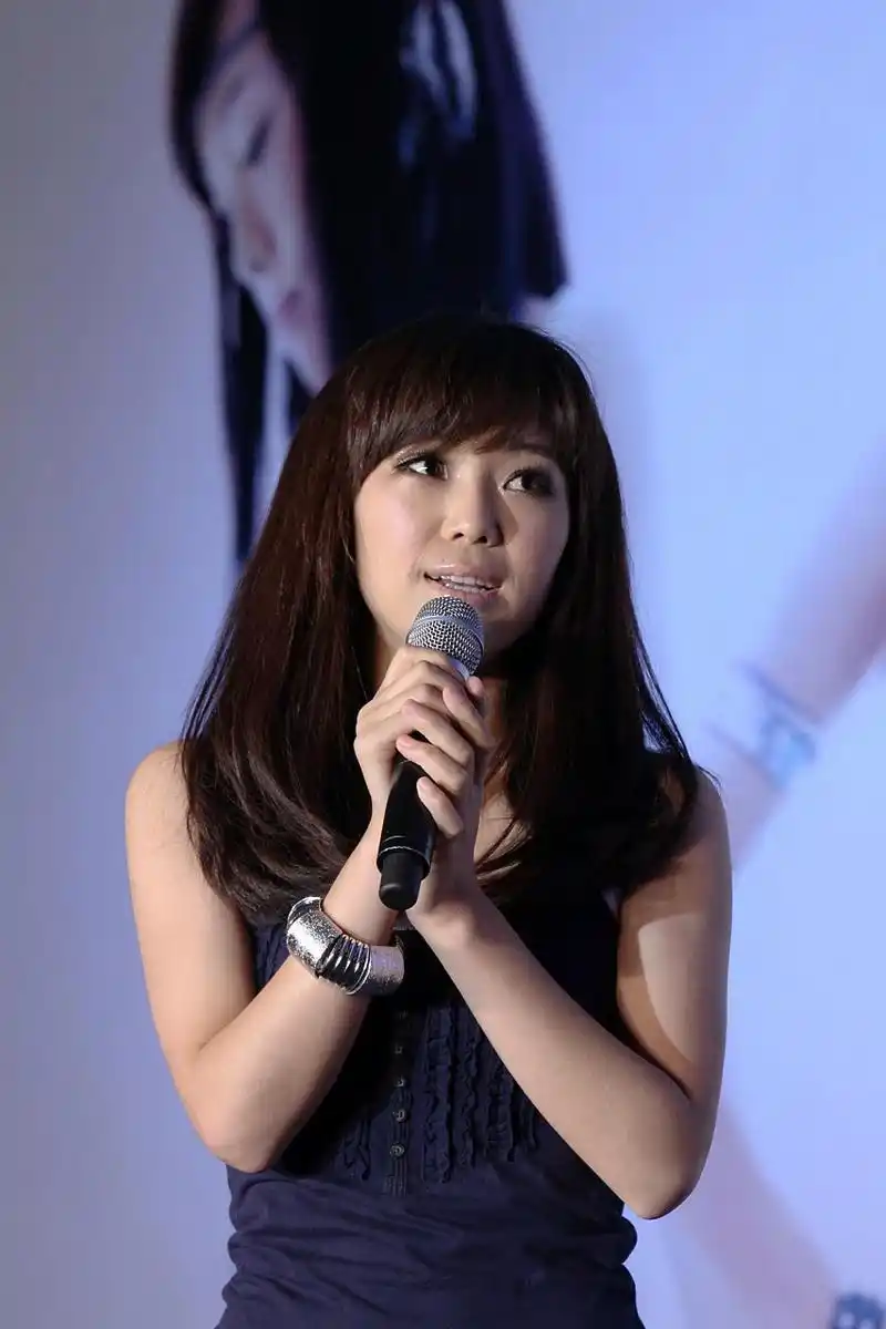 《化风行万里》歌词 演唱:云朵 词:聂小慧 曲:聂小