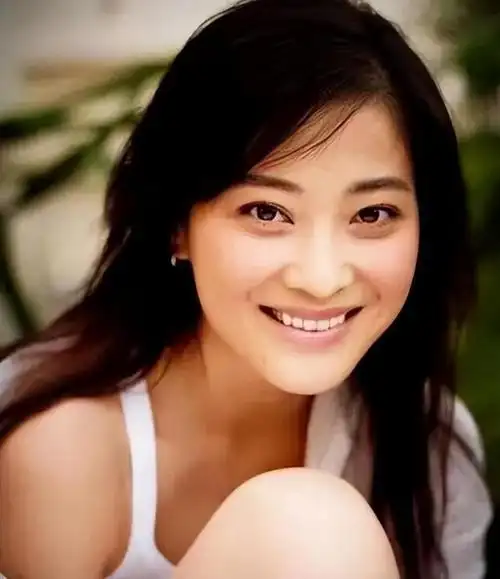 演员梅婷:离婚后很幸运,二婚嫁摄影师,如今是两孩子的幸福妈妈