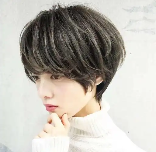 头发多的女生适合什么发型(头发很多还很粗硬的女生适合留什么发型)