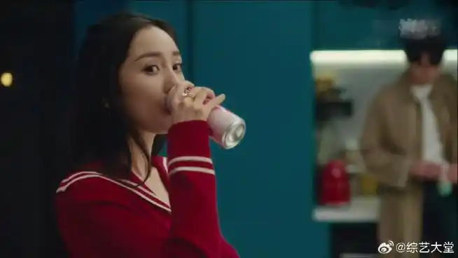 杨幂喝酒封神名场面