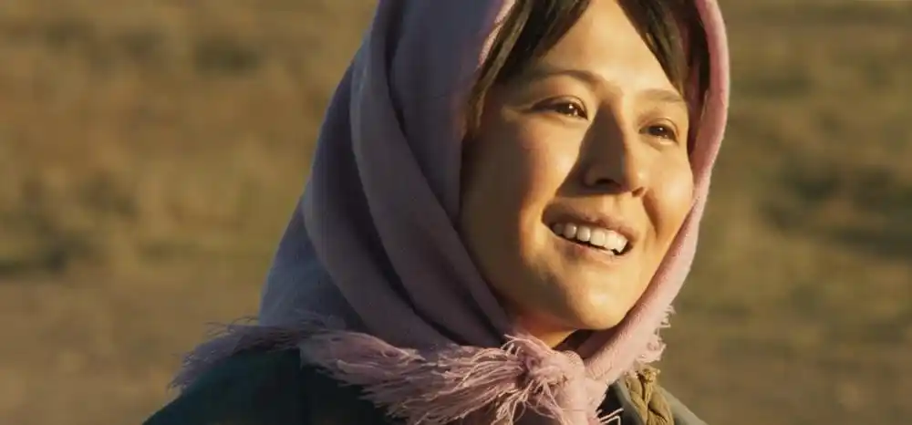 热依扎饰演李水花而在真实地展现了西海固人民群像的同时,那些帮助