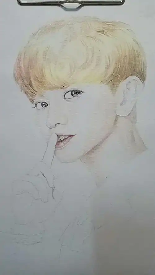 关注我,关注全民小视频,彩铅手绘小鲜肉"蔡徐坤