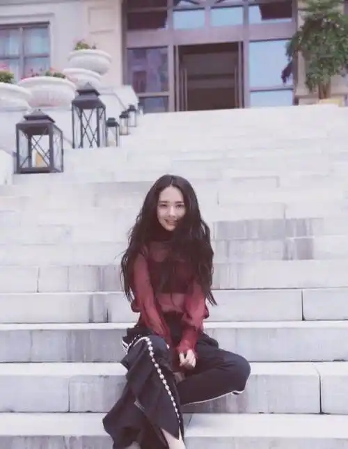 原创小向太郭碧婷终于美回来了新短发造型干练清爽笑起来超甜