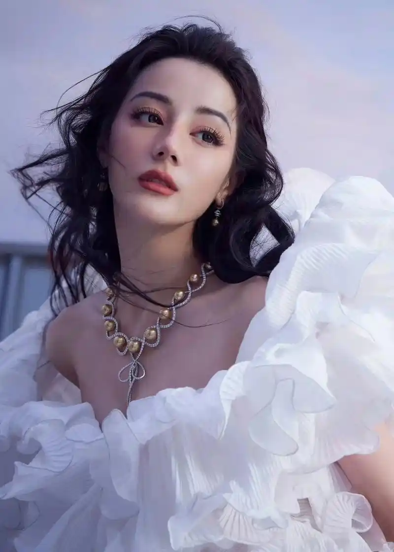 迪丽热巴美神降临氛围图#迪丽热巴迪力木拉提#美图分享