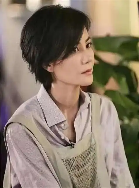 你见过不会变老的天后吗55岁王菲的少女感秘诀其实在性格