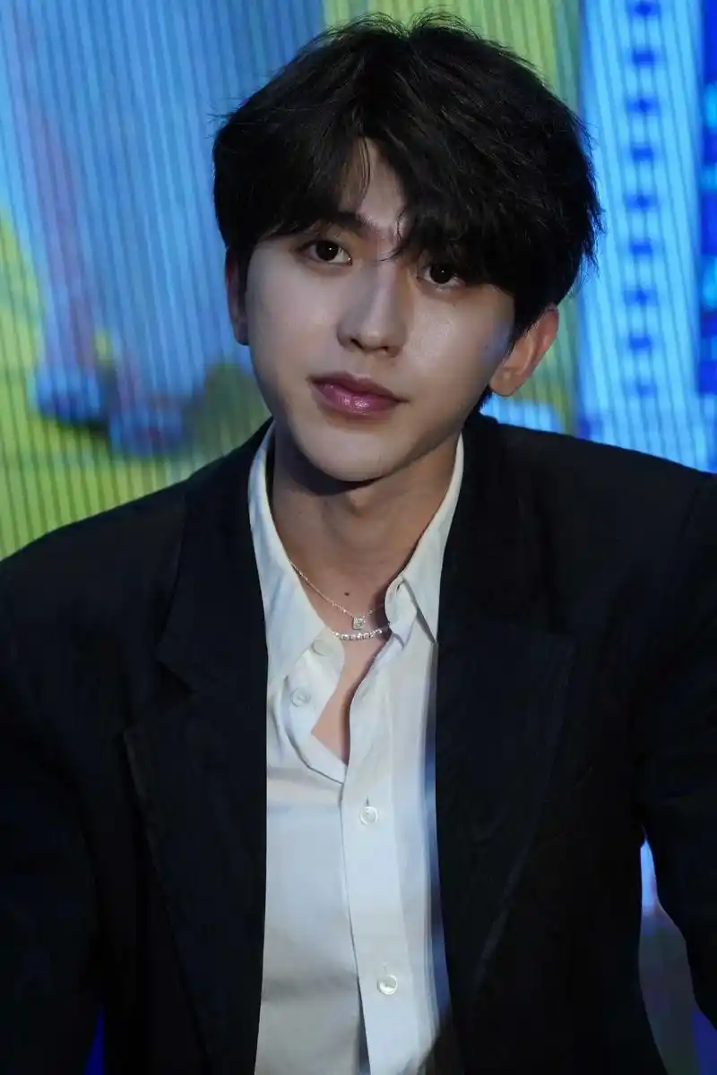 蔡徐坤 我就没见过高清生图这么好看的人!而且还是个男孩,我 - 抖音