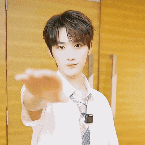 hi丁学长,可以教我写作业吗(29>11 )☆@时代少年团-丁程鑫丁程鑫