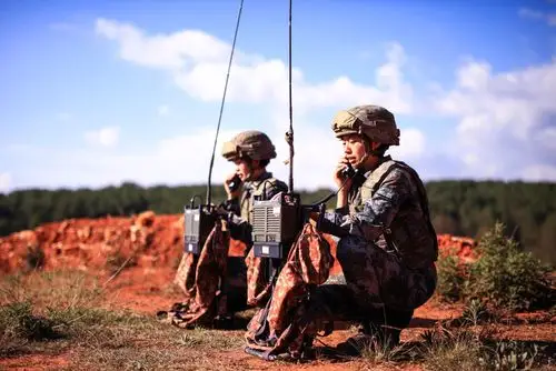 飒戳图看通信女兵日常训练