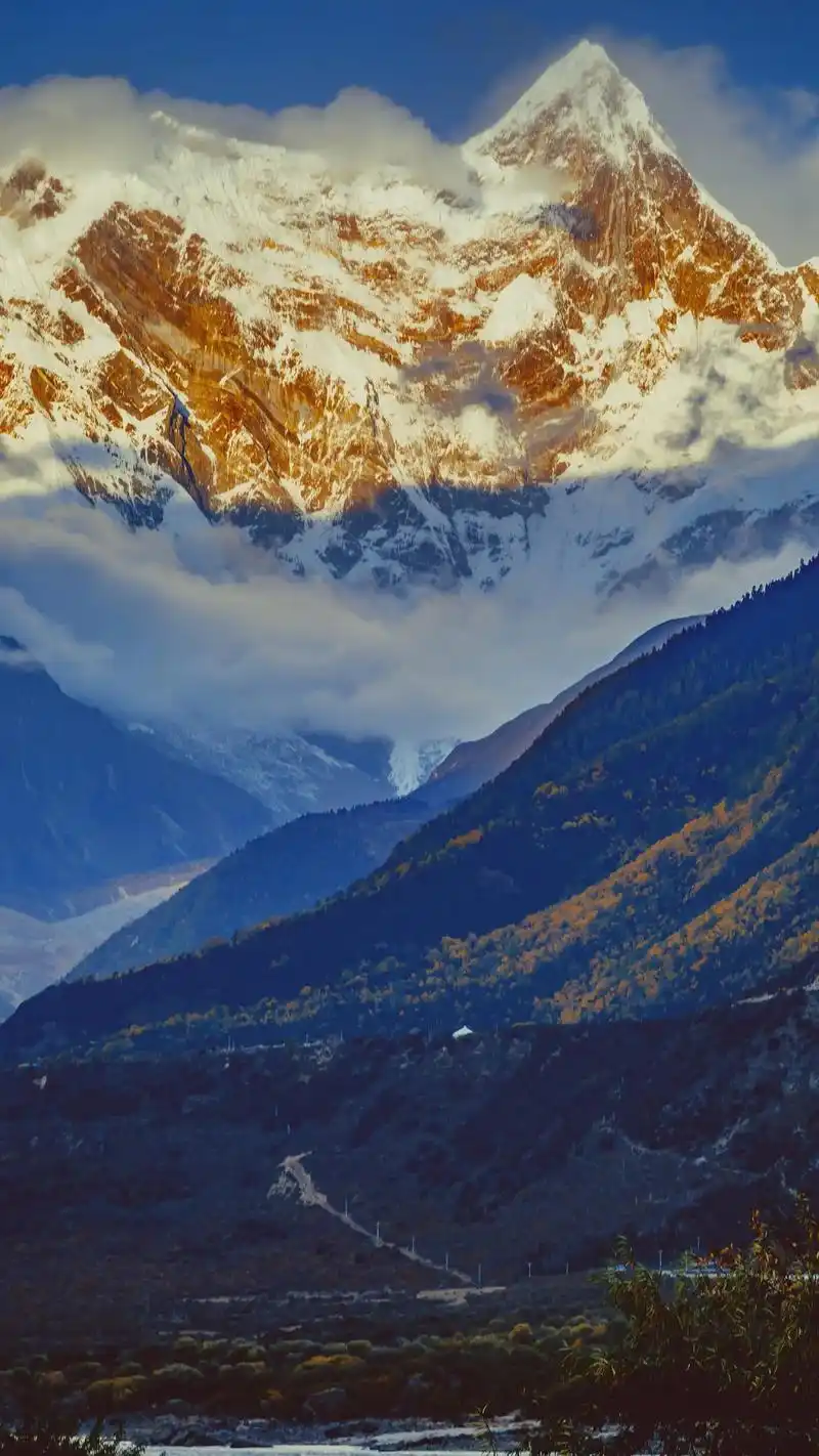 中国最美的十大名山:南迦巴瓦,贡嘎,珠穆朗玛,梅里雪山,黄山 - 抖音