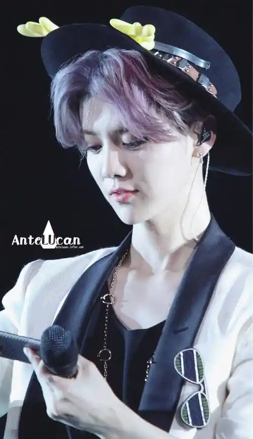 鹿晗紫发造型曝光,真的是撕漫少年,脚上球鞋引人注意_照片_品牌_形象