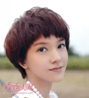 圆脸短发卷发女生短发烫发蓬松卷发