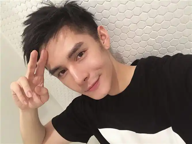 靠减法整容冲上热搜这位明星莫不是换头了吧