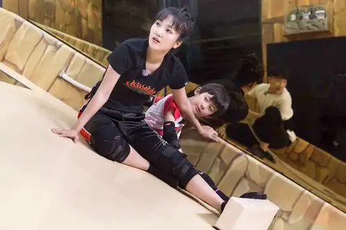 杜沁怡《疯狂的麦咭》搭档吴昊宸 尽显鬼马本色