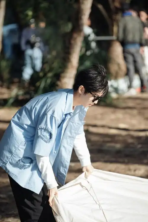 王俊凯恰好是少年