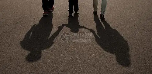 一家三口的影子