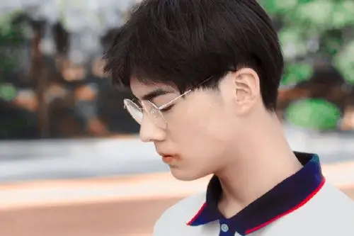 铁原三中校草就是你吧!