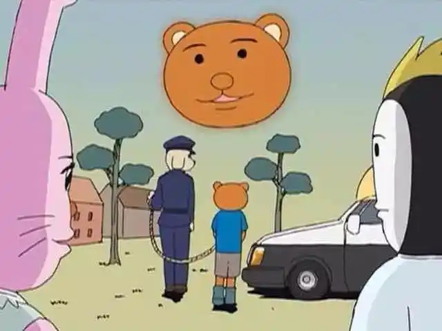 穿女生的连体泳衣;若无事事地偷掀女生裙底;接下来细数一下熊吉犯过的