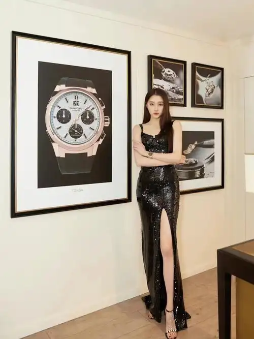 关晓彤酷飒黑天鹅礼服西安独家代理