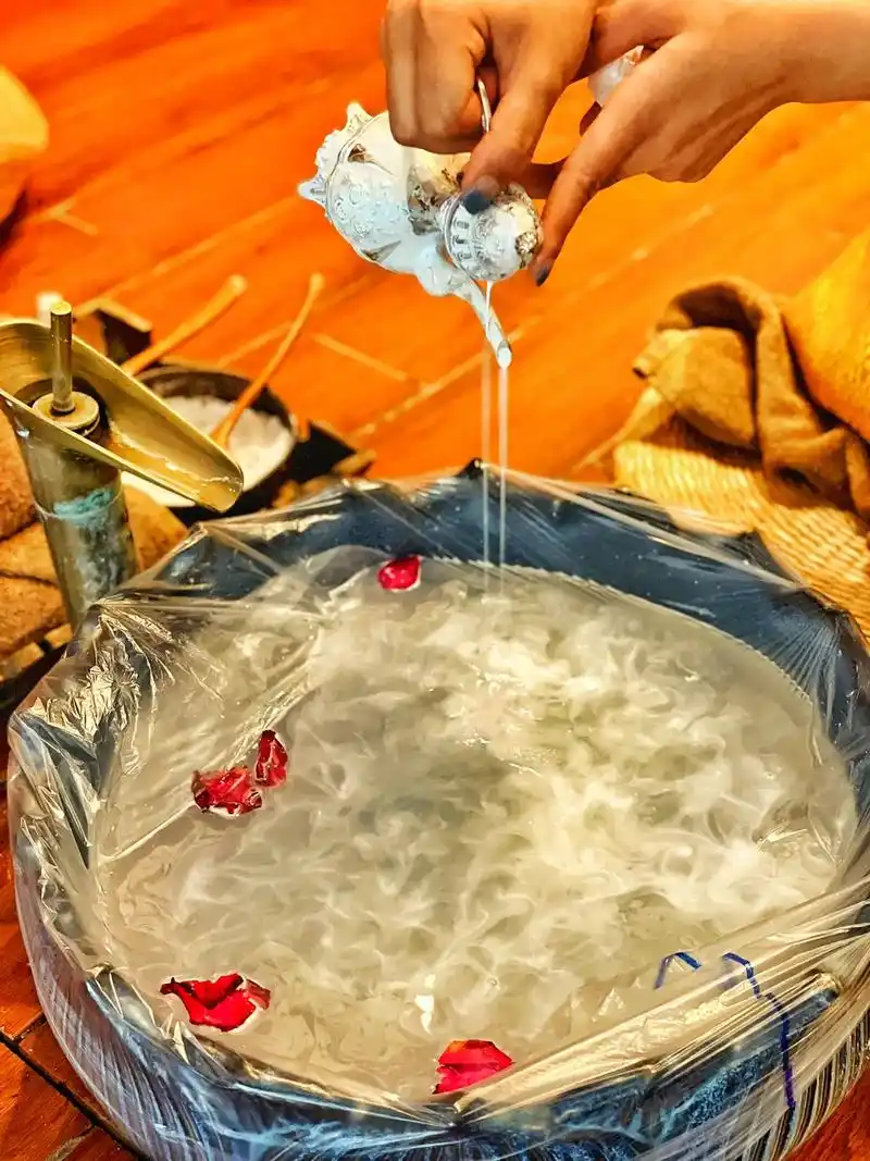 这种酸爽还是要看泰式按摩.这里的spa非常舒 - 抖音