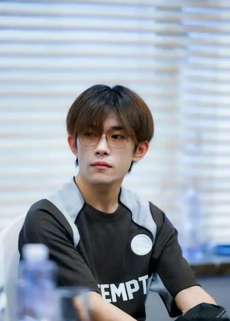 易烊千玺生图状态