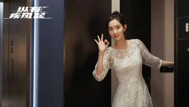 王玉雯纵有疾风起收官白鹦完成闪耀职场蜕变