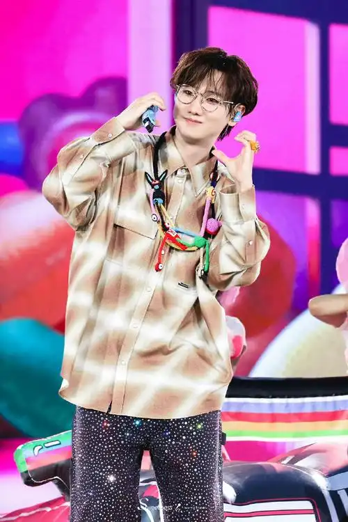 泷泷也太可爱了!#汪苏泷##汪苏泷2024十万伏特巡回演唱会