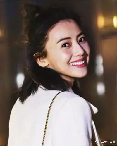 方脸女明星发型:高圆圆