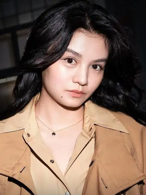 娱乐圈曝出大瓜,女演员春夏违反法律法规,数部待播作品或受牵连|模特