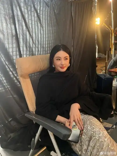 张雨绮颜值十八年如一日冻龄女神实力诠释美丽无界限