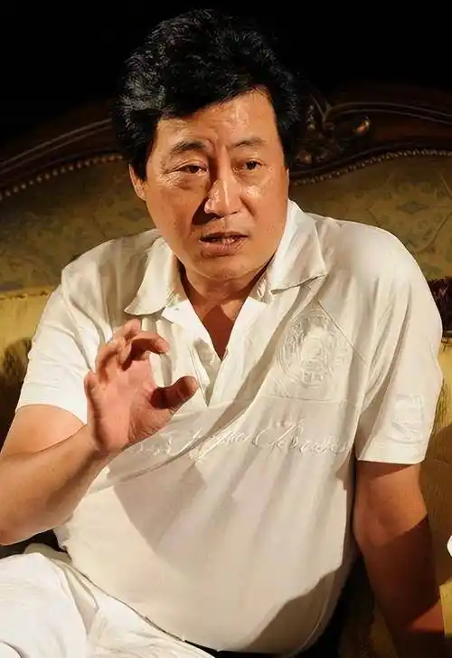 原创导演赵宝刚闪婚娶初恋丁芯47岁有喜结婚36年宠妻如宝