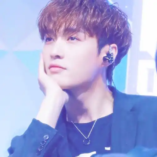 张艺兴头像by奶糖泡芙