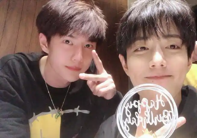 肖战王一博早期吃火锅视频