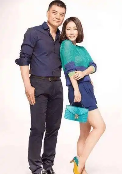 "最丑"影后秦海璐沉迷霸总文学,被大7岁老公宠成公主_丈夫_刘涛_什么