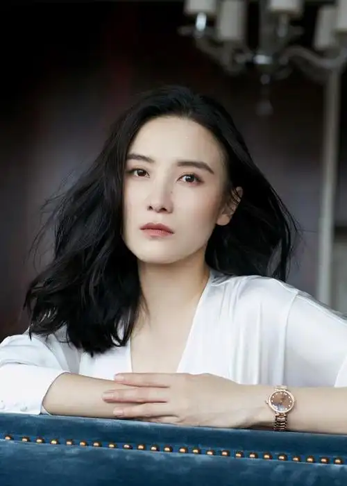 纪实42岁还未嫁人的宋佳荣获最佳女主角奖活成人生赢家