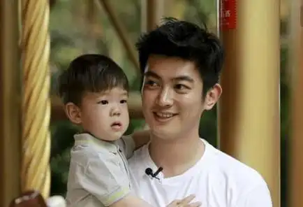 大麟子遇咘咘变偶像剧画风任务抛脑后只顾玩嗯哼再现胡一统