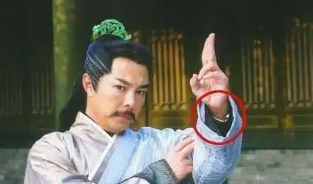 剧中最"尿性的"穿帮镜头,图3太恶心,最后一张解锁新姿势!