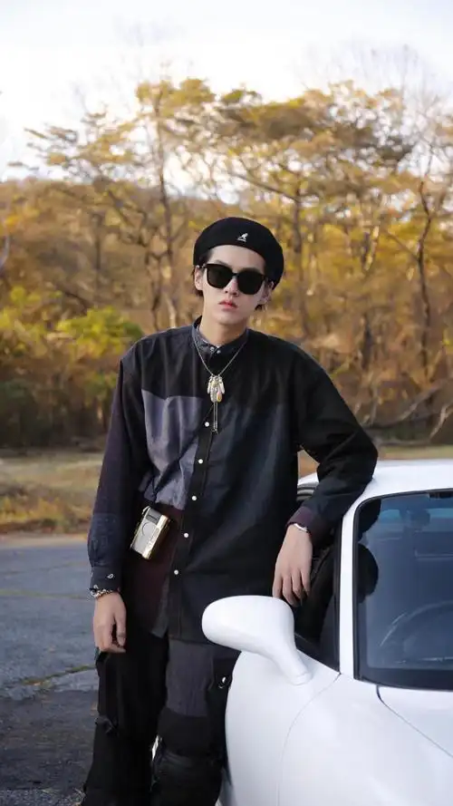 吴亦凡时尚霸气高冷街拍