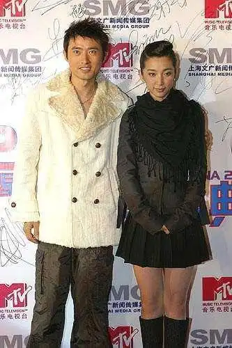 23年一支广告赚了20多万,任泉英气李冰冰灵动,不愧是国民cp