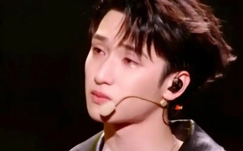 【时代少年团澳门演唱会】vocal 第一次看到严浩翔在公共场合哭成这样