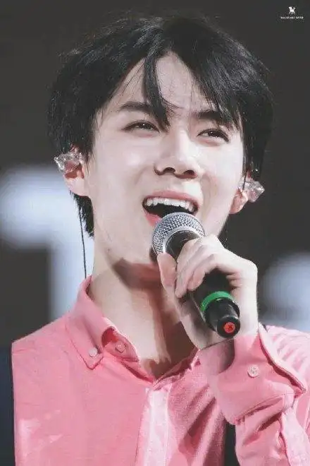 吴世勋的月牙眼微笑合集,屏幕前的你们笑了吗